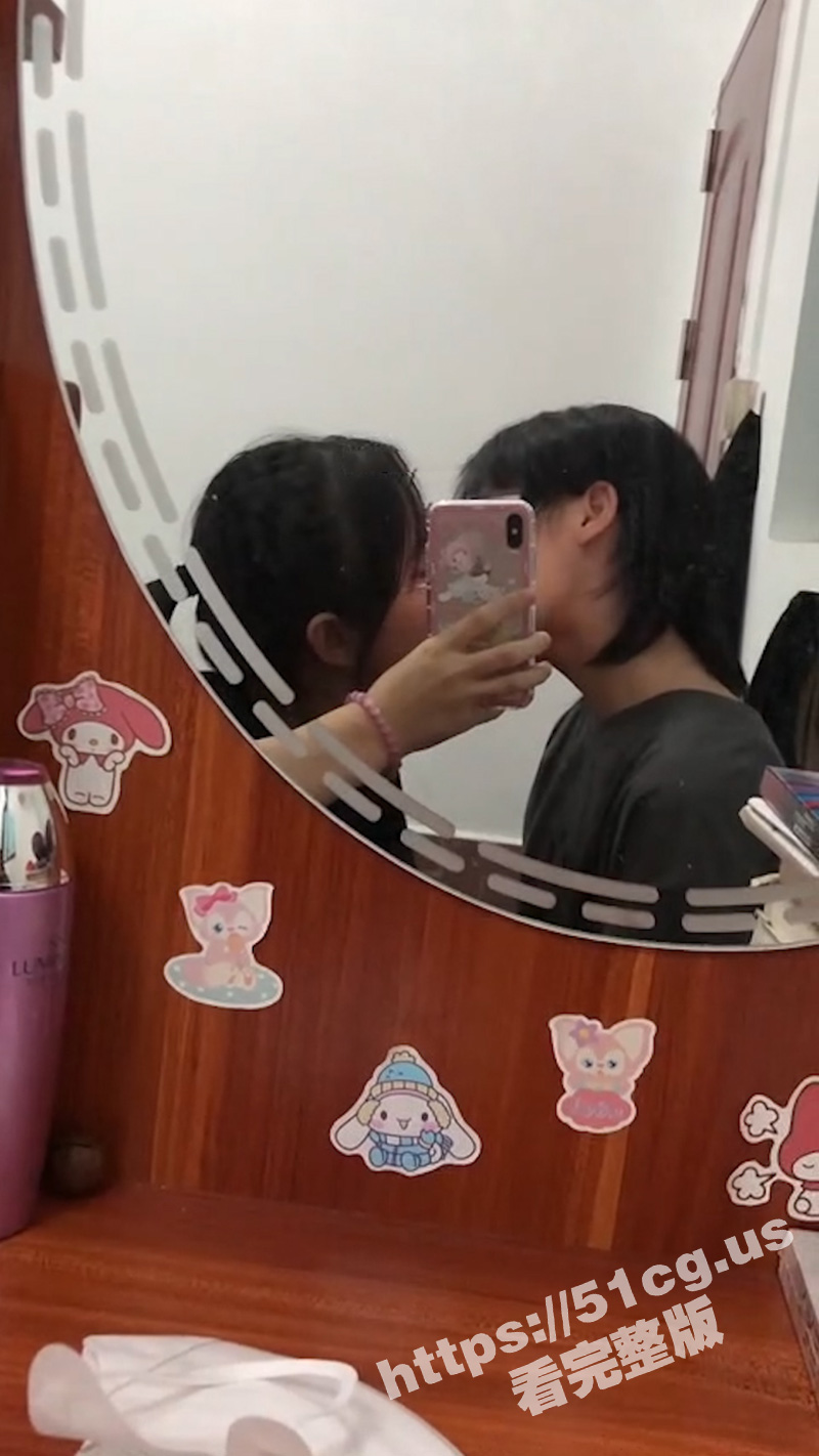 没有几把就用金手指！大学女生同性恋日常流出 没有几把就带着假鸡吧激情做爱！