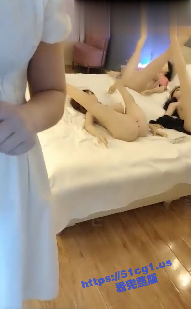 成人情趣用品体验店找茬 对里面的硅胶娃娃体验不满意 撩骚拔屌硬上老板娘 太渣了