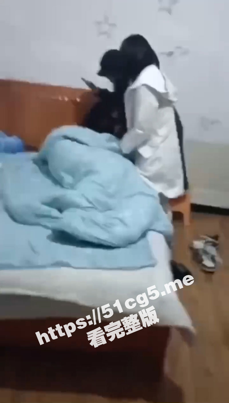 贵州民族大学体育专业社体一班杨武要火了！体育生玩的花 同时谈几个女朋友 最终翻车被女朋友们组团找上门