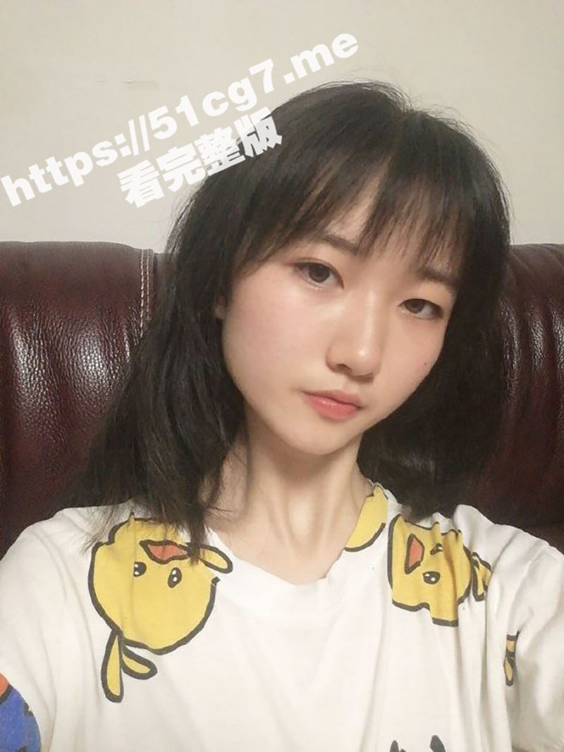 上海极品反差婊 张裴静 刚满18岁就知道到处认主 又骚又浪 非常听话 看来黑逼都是骚货没有错