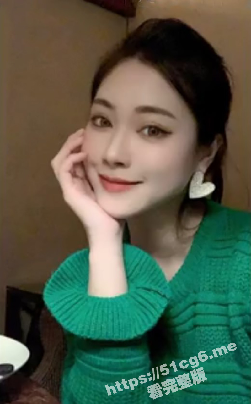 肥猪佬爱舔逼！和黄颜色短发女友 在家和在宾馆啪啪性爱流出 把她操到身体抓狂 语无伦次！