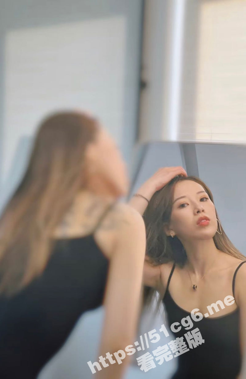 探探约到的刚毕业反差母狗 拿到微信果断约出来吃饭喝酒开房 没想到小母狗性欲极强 吃鸡还挺厉害的