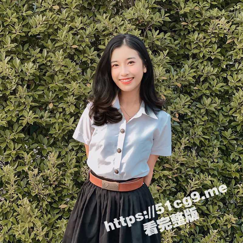 瓜友投稿分享 珠海出差面基气质娃娃音女网友 开房穿上网袜操逼 一边草一边和闺蜜打电话！