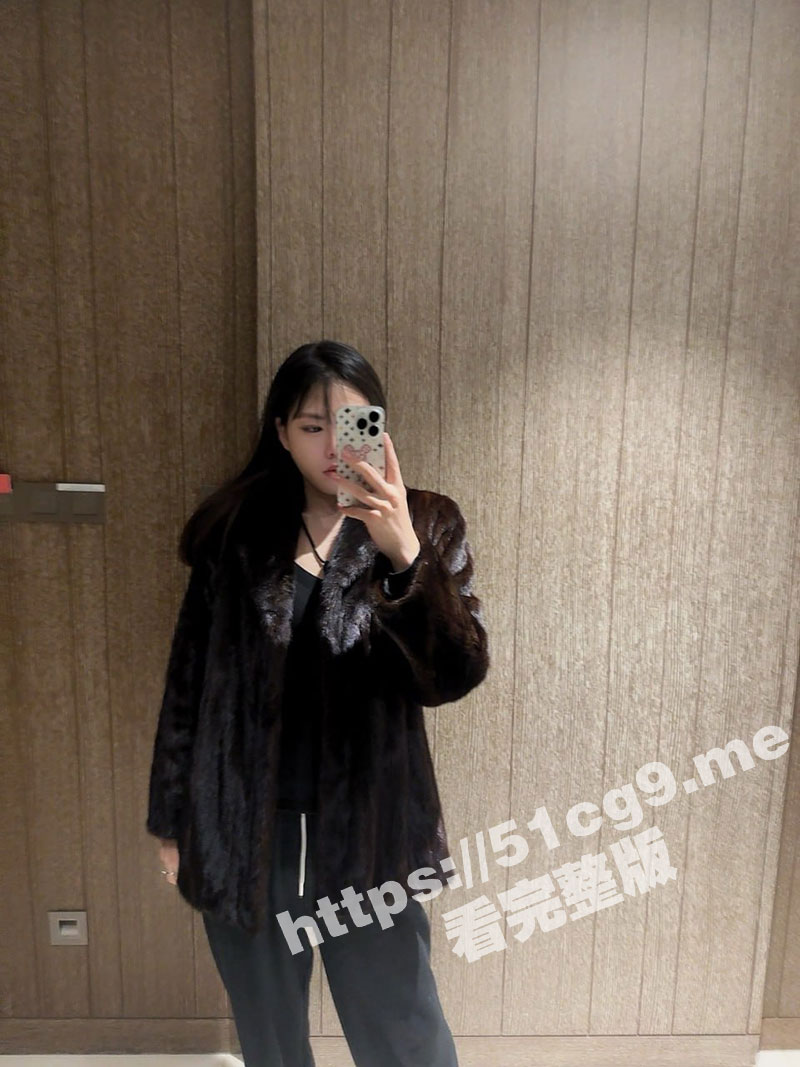 瓜友分享 绝美夜店女DJ超好约 喝个酒再就能带回酒店！ 女DJ竟然超会吸 就像要把精液吸出来一样~