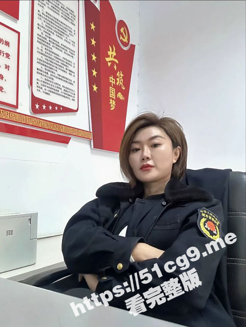 辽宁鞍山极品反差女城管 张春梅 与领导酒店开房偷情视频遭曝光 饥渴短发少妇韵味十足 为了上位给领导又吹又舔
