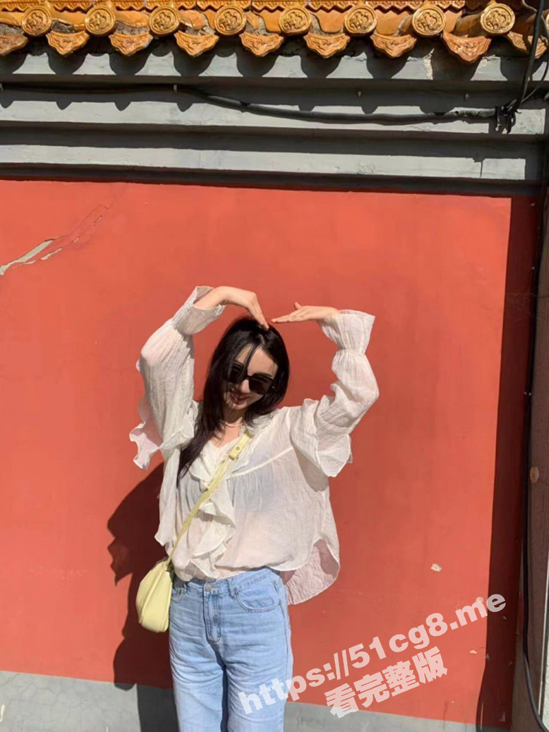 宁波某文匠公司旅游规划师 姚施敏 新婚期间背着老公出来卖逼 金主操完后直接尿到逼里！