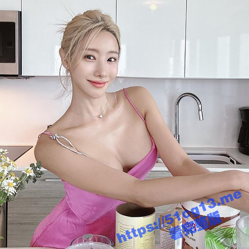 韩国超美健身女神 完美身材私拍流出 力量感表层下是反差的骚浪感 更能挑起征服的欲望！
