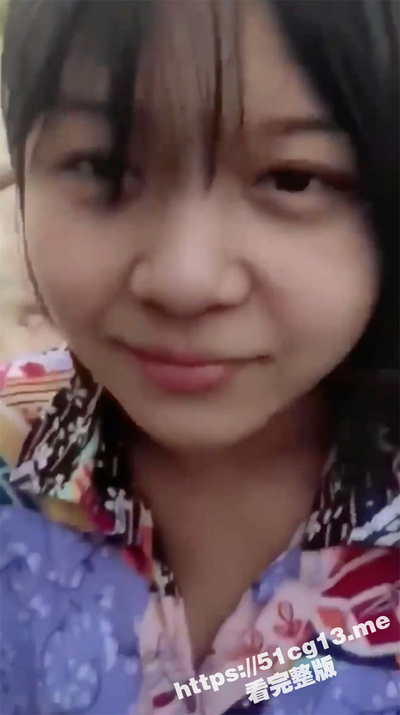 外网真实兄妹乱伦！哥哥30多 妹妹19 怼脸13分钟2段实拍 学校小巷子口交 另一段是两人在家自拍！