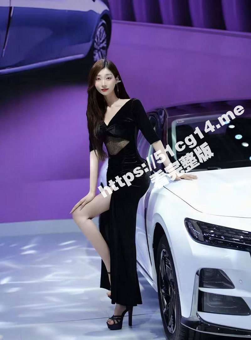 瓜友投稿曝光自己的车模前女友 极品身材蜜桃美臀 关键是在床上啪啪贼风骚 后入不停浪叫无套爆操