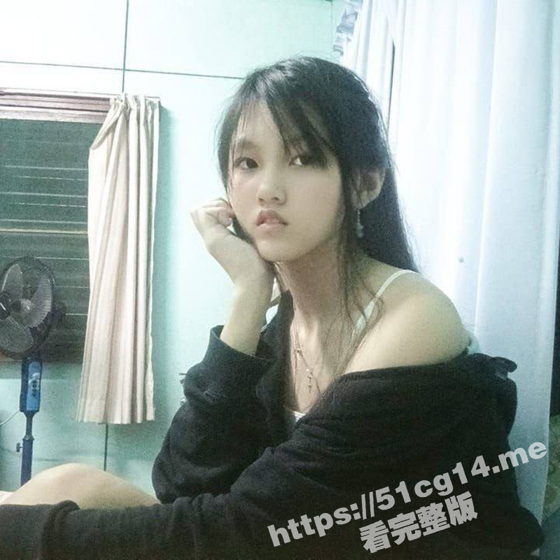 广东色女 黄思宁 自拍自慰视频流出！本来是发给男友打飞机的 没想到被发到群里炫耀 这下出名了！