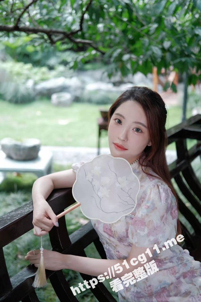 外表长得特别清纯的女同事，没想到毒龙竟然这么厉害~ 女神反差私拍 又骚又漂亮BB又粉嫩 啪啪足交毒龙样样精通