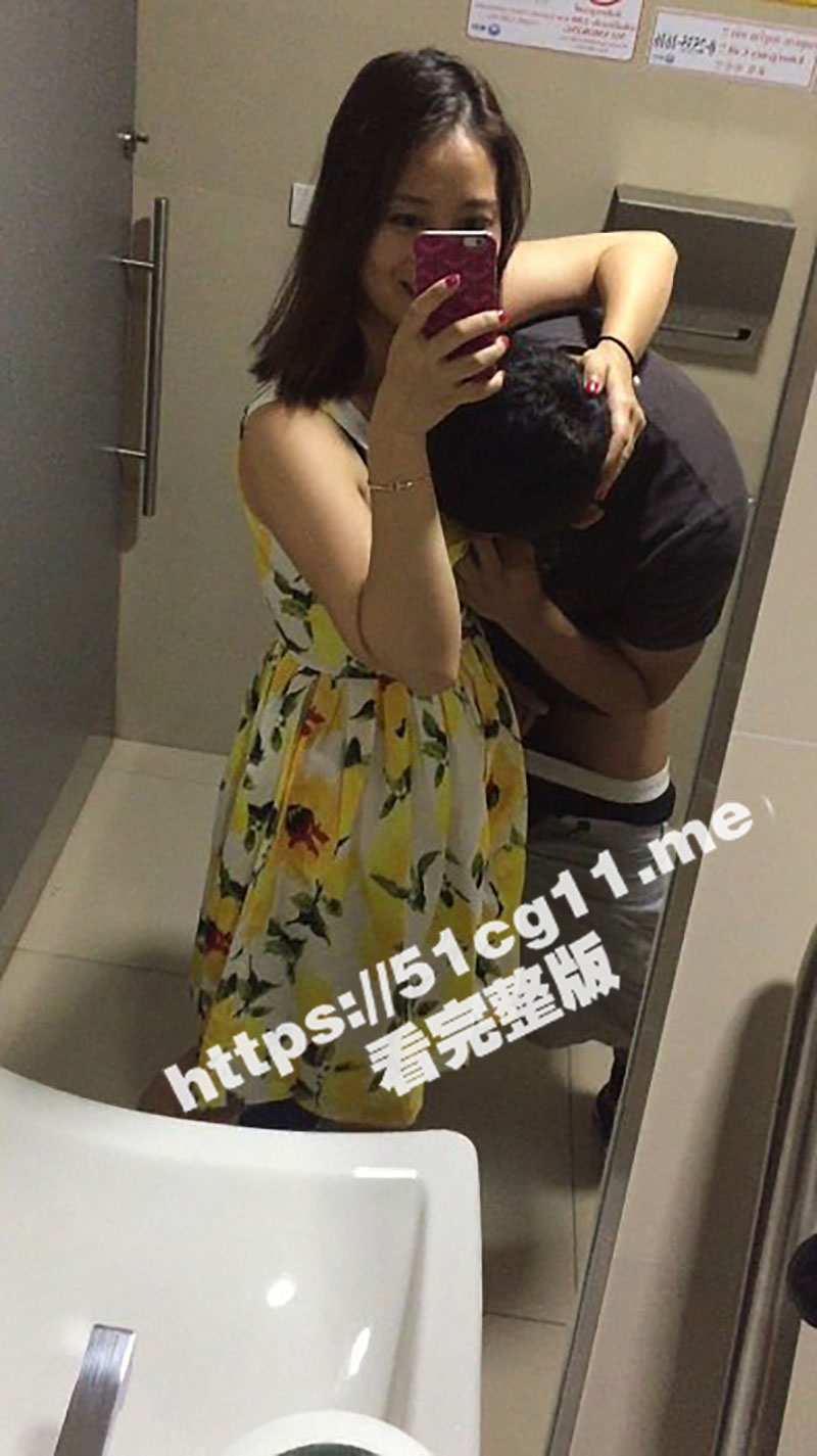 极品风骚美人妻 在泰国普吉岛公共卫生间被操 听见外面有人故意发出很大的呻吟声 超淫荡 阴毛全被淫水打湿了！