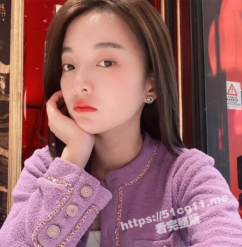 超火清纯系校花美少女 不二妹妹 大尺度私拍流出 蜂腰翘臀一线天白虎逼 不愧为宅男收割机