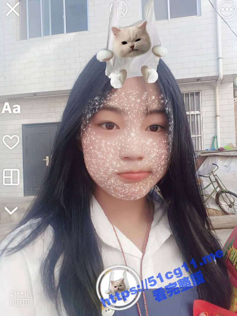 22岁女大学生掰开粉嫩小穴给你看！柳州职业技术学院 何雯婷 遭网调视频曝光 感觉逼毛都还没长齐！