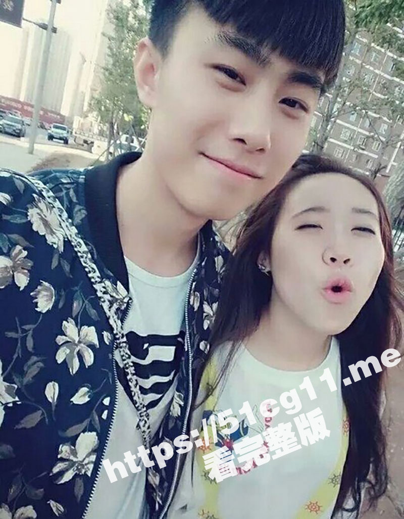 大连小情侣下午三点半准时开始操屄 清纯又反差的女生想叫又不敢大声释放 压抑的呻吟听的让人更上头！