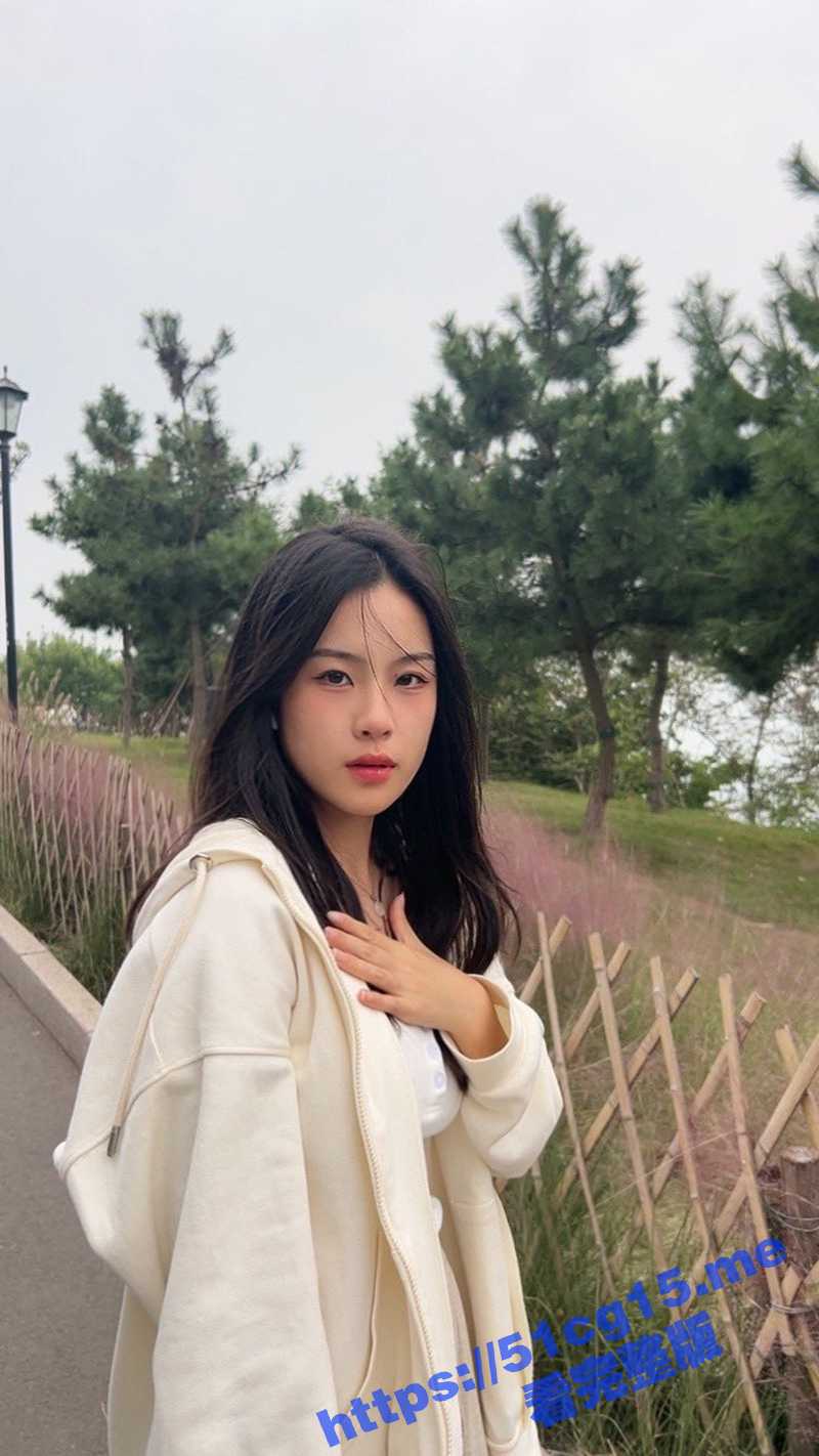 顶级泄密！上海同校清纯小学妹 王梓紫 约炮视频流出 这口活也太棒了