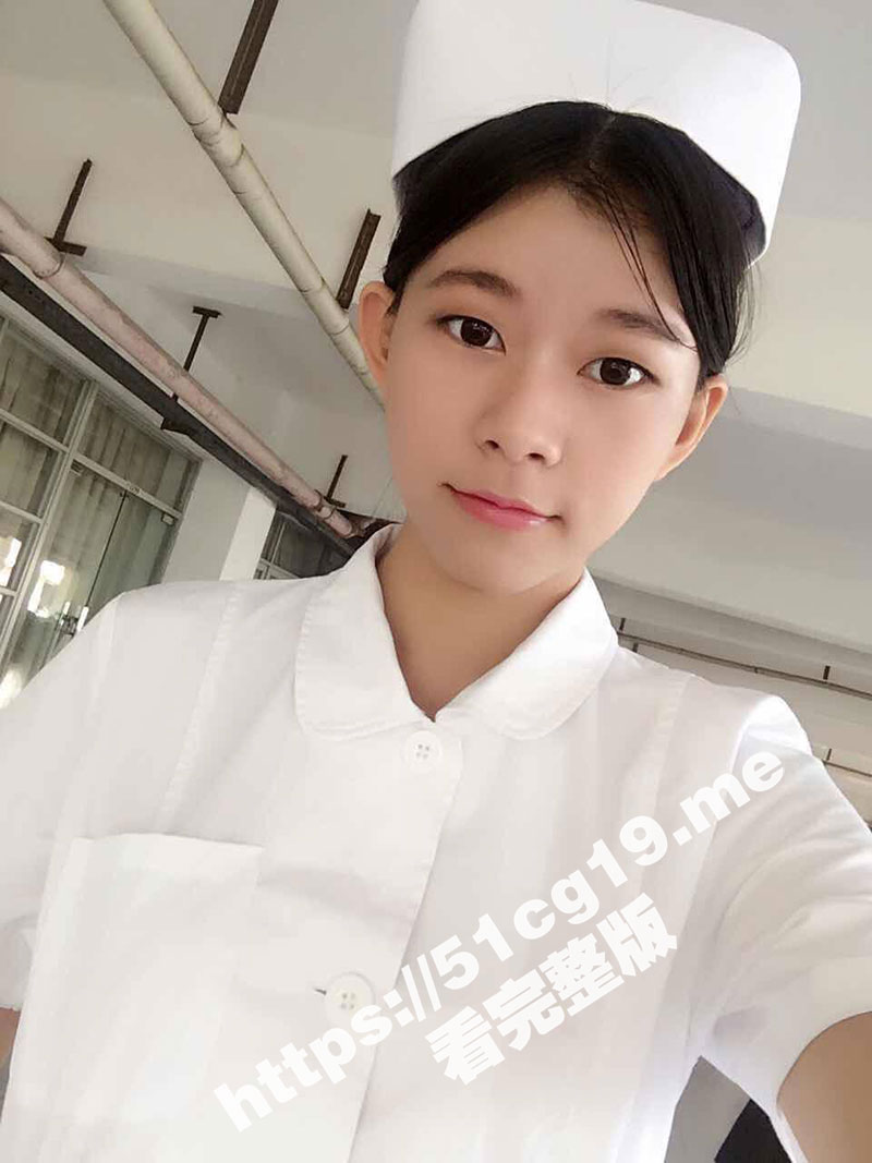 广东极品反差骚货护士 冯佩佩 和炮友性爱视频曝光 深情舔屌 激情后入 大奶护士真的骚