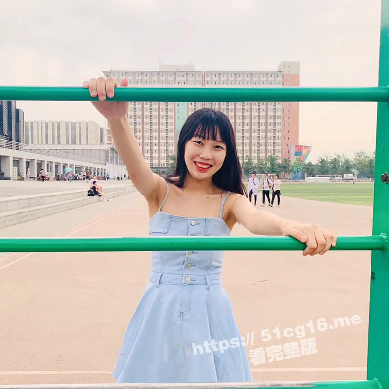 清纯朴实的大学生乡妹子 老师眼中的乖乖女 隐私生活居然这么反差 洗澡自摸和男友性生活遭曝光
