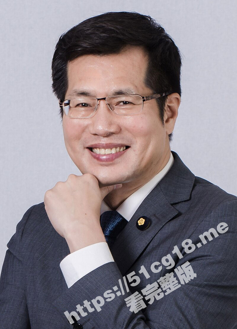 台湾政坛大瓜 绿营立委罗致政与助理性爱视频流出被疯传！出事后竟甩锅境外网军 15分04秒露脸性爱视频曝光