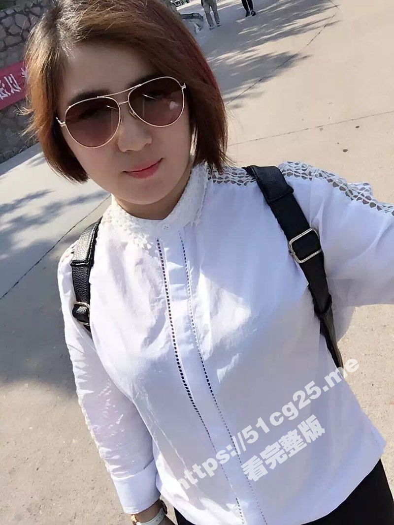 被绿帽老公出卖的河南小娇妻 郭亚爽 良家人妻原来私底下也很放荡 与老公超激烈后入啪啪视频流出