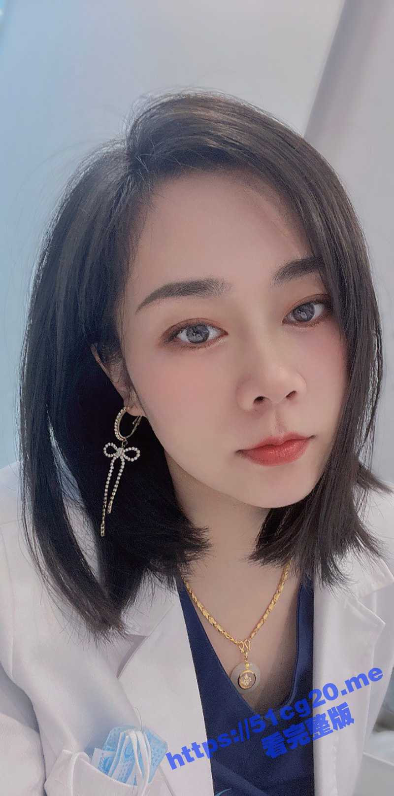 反差婊曝光！广州医美女医生 周美馨 大长腿身高178三通母狗渴望被强奸 参加过换妻伺候四个鸡巴！
