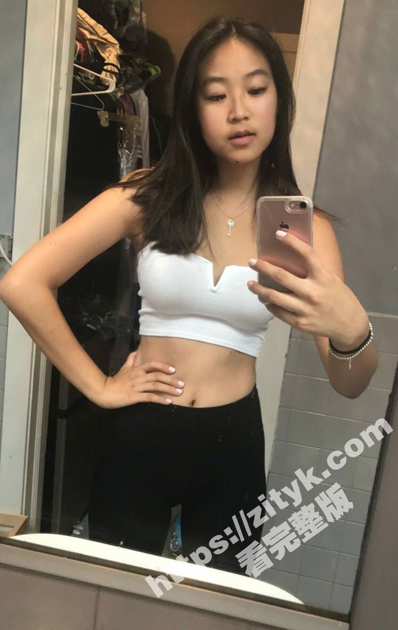 云盘泄密 极品身材良家人妻不雅视图流出 成熟女人太风骚了 后面插一根 嘴里还得含一根