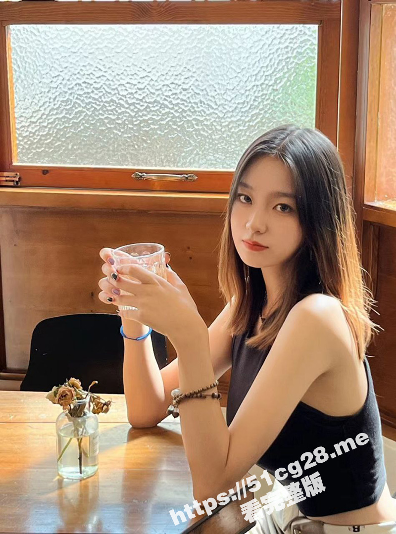 深圳职业技术大学 19岁女大学生 何函晓 性爱流出 大二校花自己翘起小屁股迎接大鸡巴！