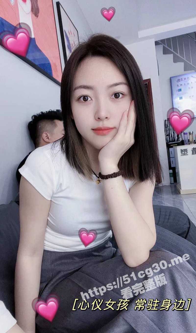 济宁某房产公司的极品人妻 刚刚结完婚就跟同事出来偷情 颜值非常高 吃鸡吧技术一流！