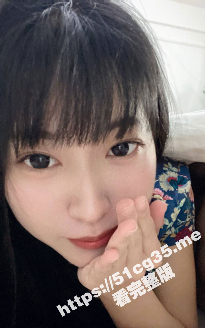 瓜友分享 很会哄人的极品小骚货一枚 各种高潮脸 全部都不用教的那种！天生媚骨 操起来可带劲儿了