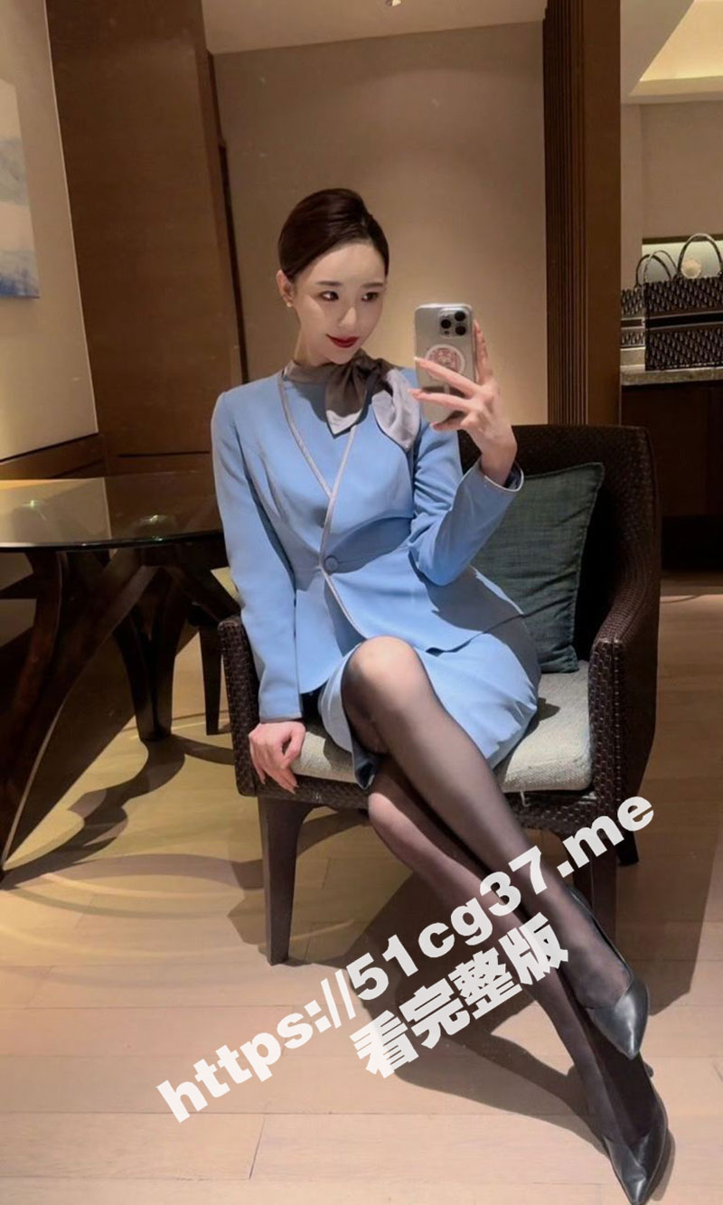 极品身材 南航空姐 陈思婷 极度淫荡 超敏感体质 一到高潮就浑身抽搐 被金主牵着狗绳跪地舔屌无套爆操内射
