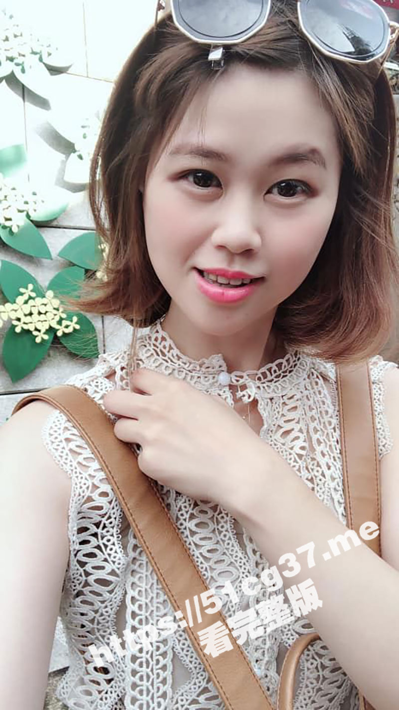 老公喂不饱 极品美甲师老婆只好网上约了三单男玩群P 废柴老公负责摄影 老婆负责爽