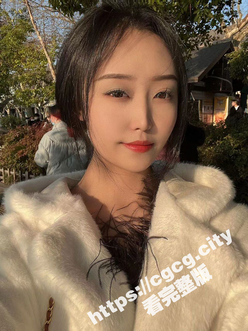 重庆巴南区 极品反差幼师 杨欣洁 小母狗上位骑坐鸡巴 一边教书育人一边下海当小姐赚钱