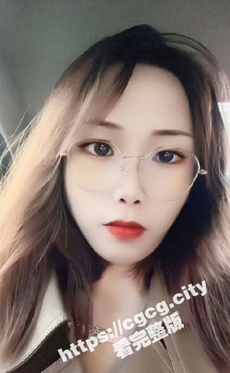 广东潮汕恒大名都美艳少妇 王蓉 生娃后老公只顾孩子 一气之下跟业主群的老王搞上了 还抱着孩子跟人做