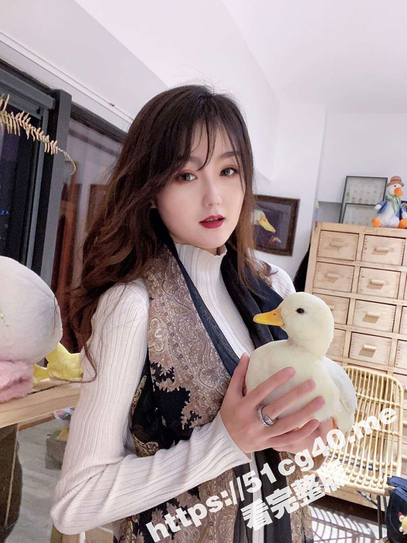 极品颜值 陕西反差女友 张亚虹 靓丽俏脸超享受吃肉棒 极品饱满名器全身被种满草莓