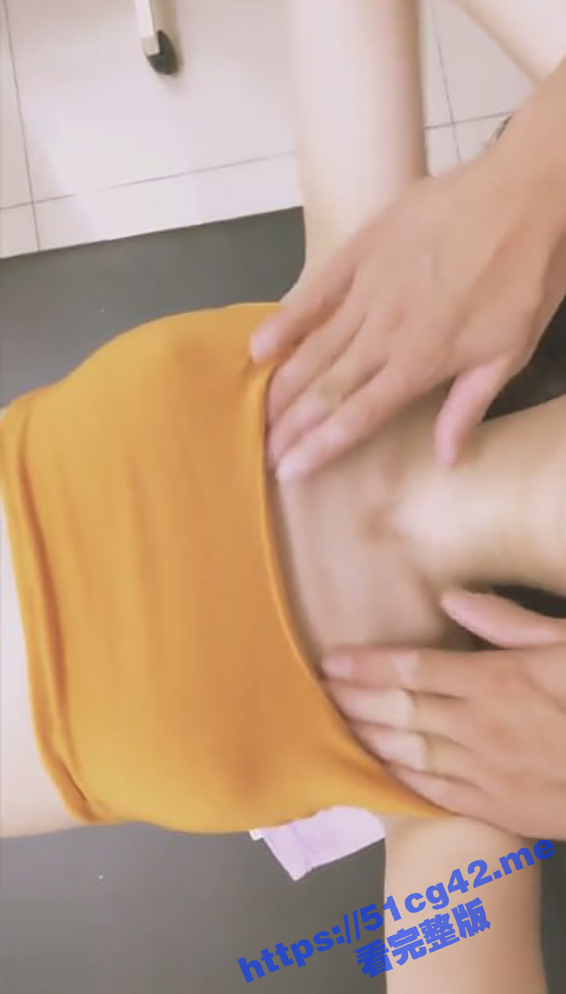 台湾反差母狗勾引男技师 “师傅我好热啊 师傅我不行了” 全程淫语对话！