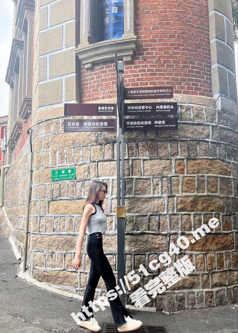 厦门集美大学 极品高颜值校花 姚采歆 被金主爸爸带到酒店各种姿势任意玩弄 人如其名 一只采精的小蝴蝶
