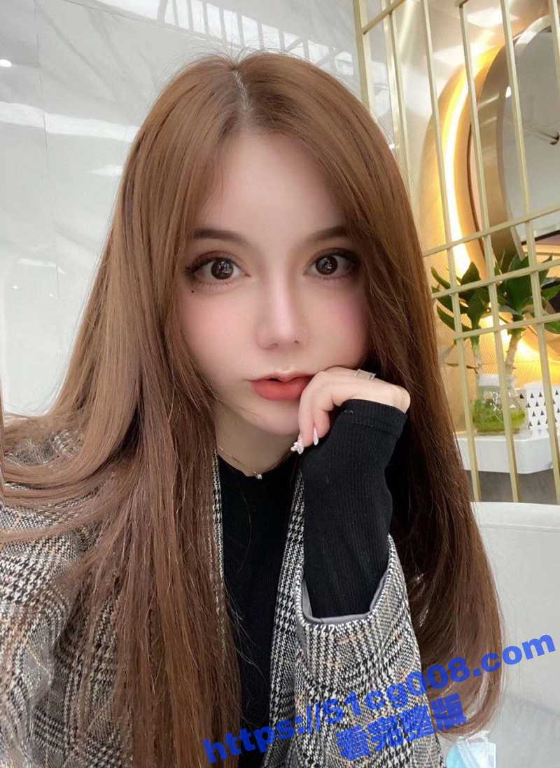 投稿整容脸前女友 之前是兼职做外围卖批的 上岸保证再也不出去卖 结果出差没几天就开始到处吊凯子！