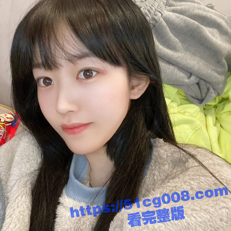 极品00后美女嫩模 奶瓶 推特反差自拍福利流出 盛世美颜配上诱惑花蝴蝶纹身 冷艳性感中又带点可爱