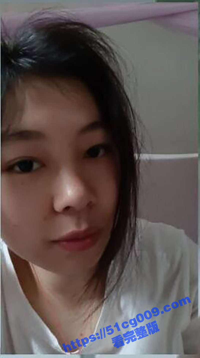 广西 南宁师范大学 陈柳莹 暑假和男友出租屋激情后入 第一次谈朋友分手后就被投稿曝光！