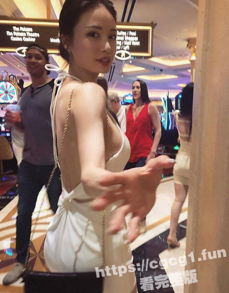安徽美女留学生 为拿国外绿卡 出卖自己的身体 勾搭无数当地同学甚至年纪稍微大的老外 至今没得到绿卡