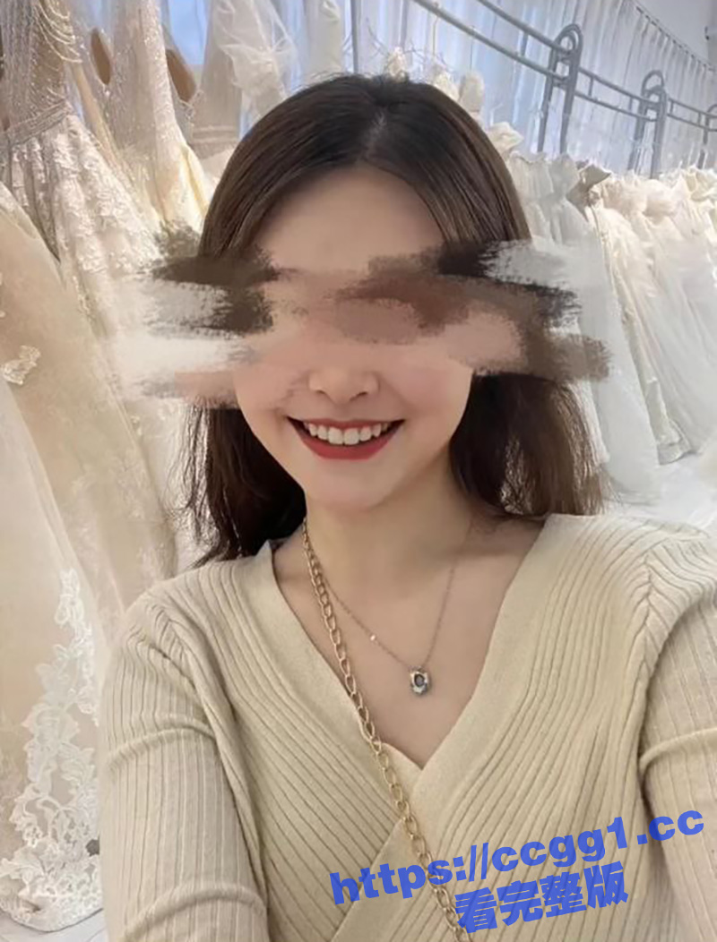 叔嫂乱伦 带家人来女友家定婚 趁哥哥去帮忙 在酒店强上嫂子 太久没感受这么凶猛的性爱了 一个劲叫操深一点