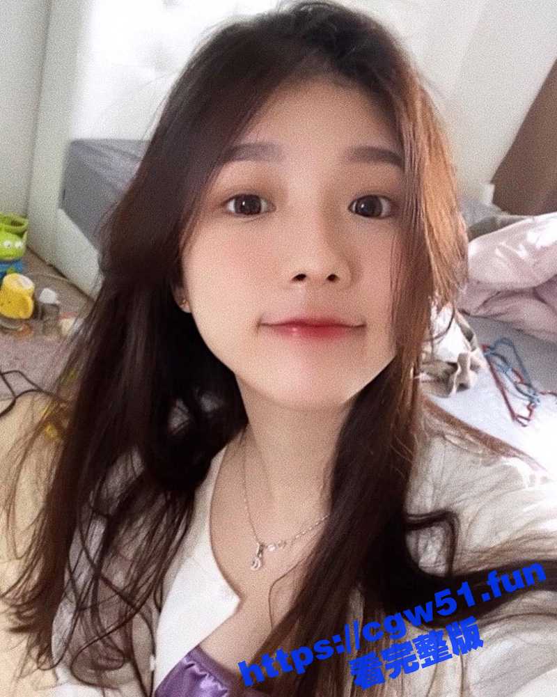 这大奶子不科学吧！极品大奶妹宿舍内发情自我调教 数据线抽屁股 用被子摩擦自己的奶头！