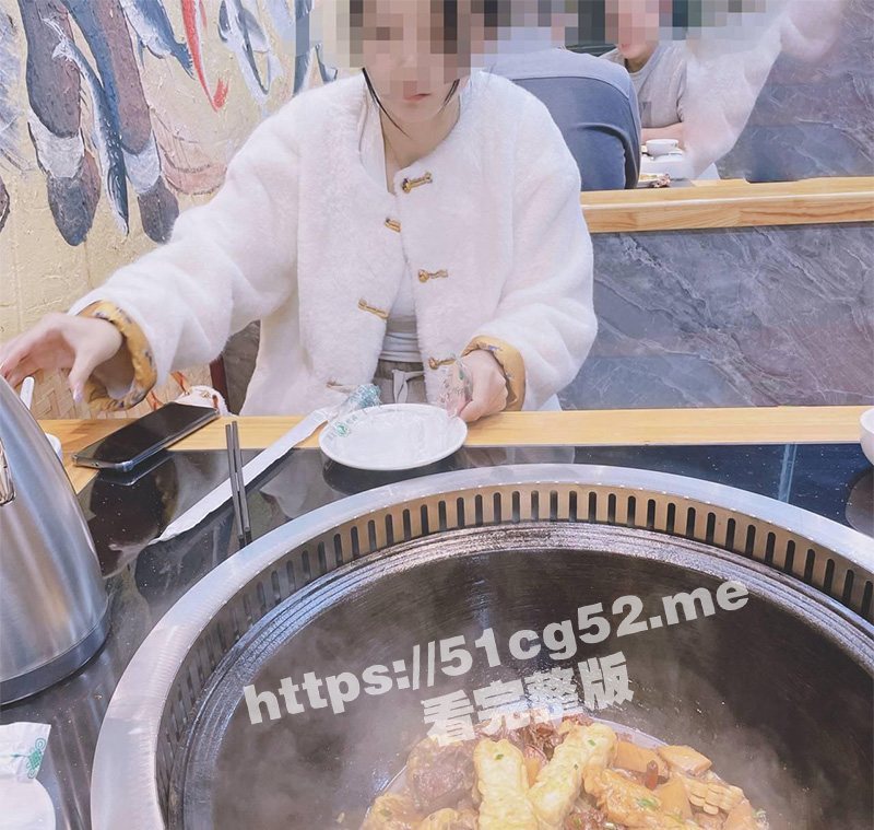 兄妹乱伦大神妹妹的第一次给了我 找到一个可以吊顶的酒店 把大肚子妹妹吊起来很很操 没插几下就喷水了