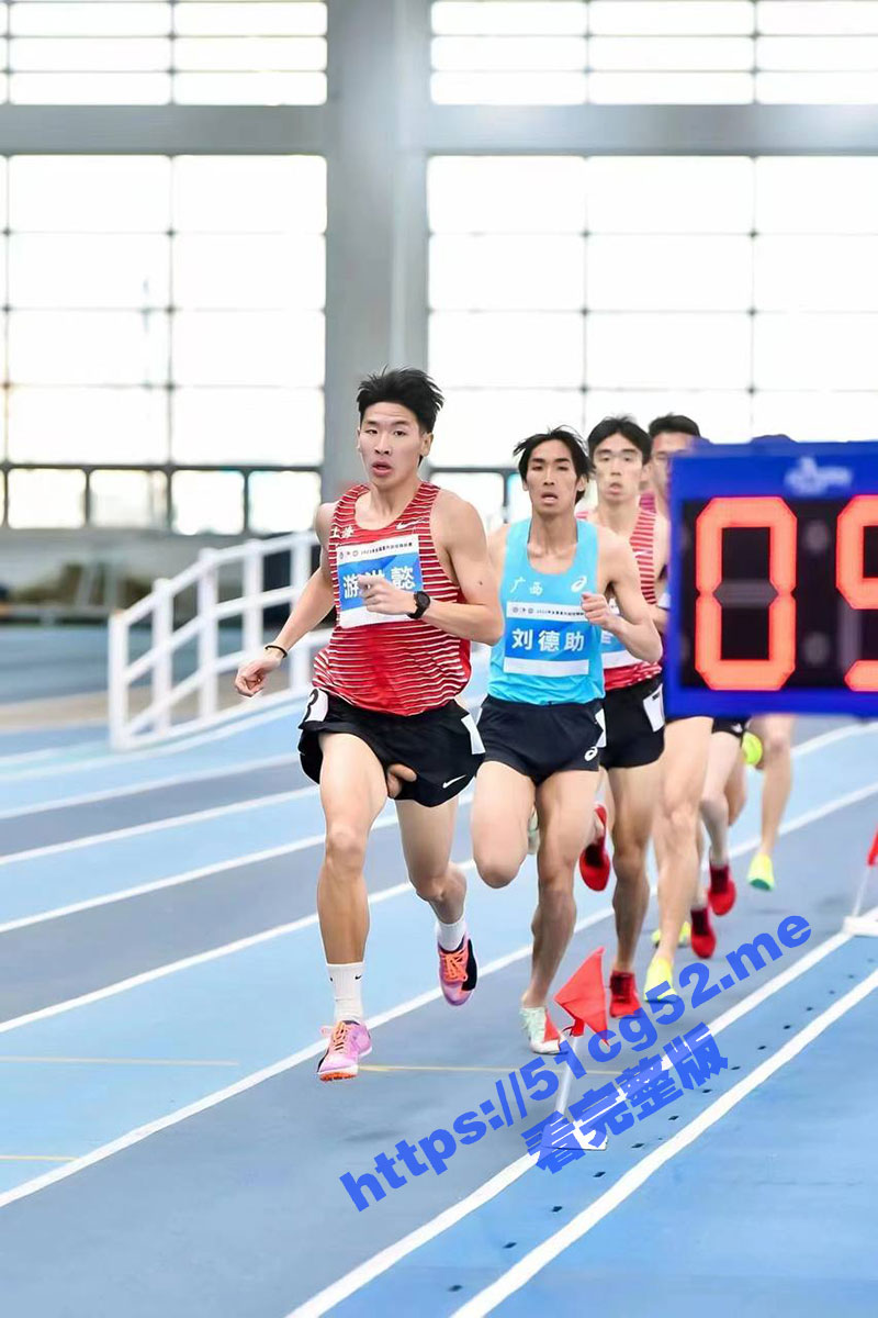 我了个操！！ 天津田径比赛惊现 甩鸡哥！🙈🙊🙈