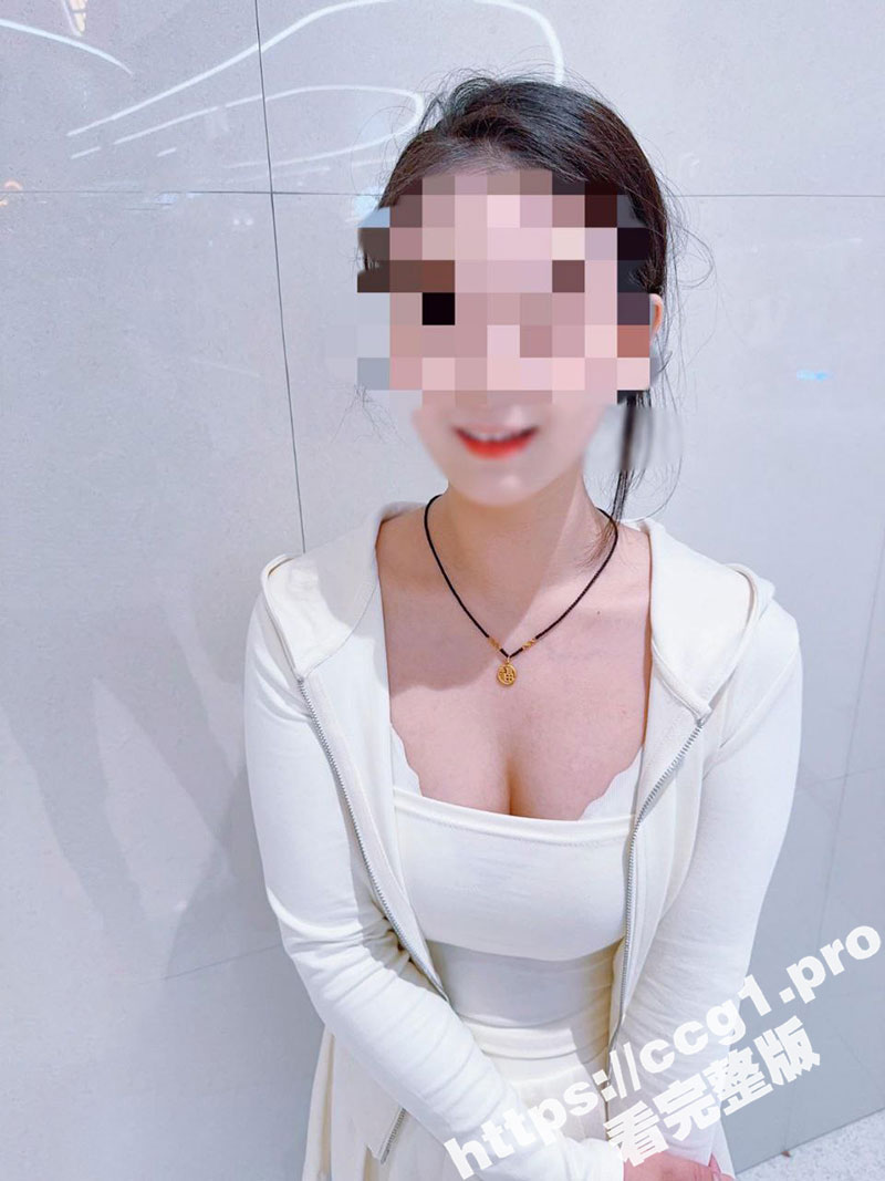 乱伦大神爱上自己的亲妹妹 酒后上头趁妹妹熟睡 不管生理期直接强插内射