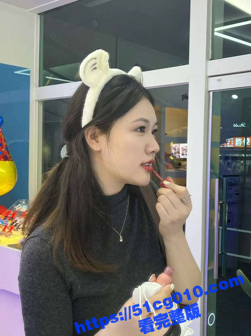 出差同事小姐姐竟是有备而来 准备强推结果她早穿好情趣内衣等着挨操！