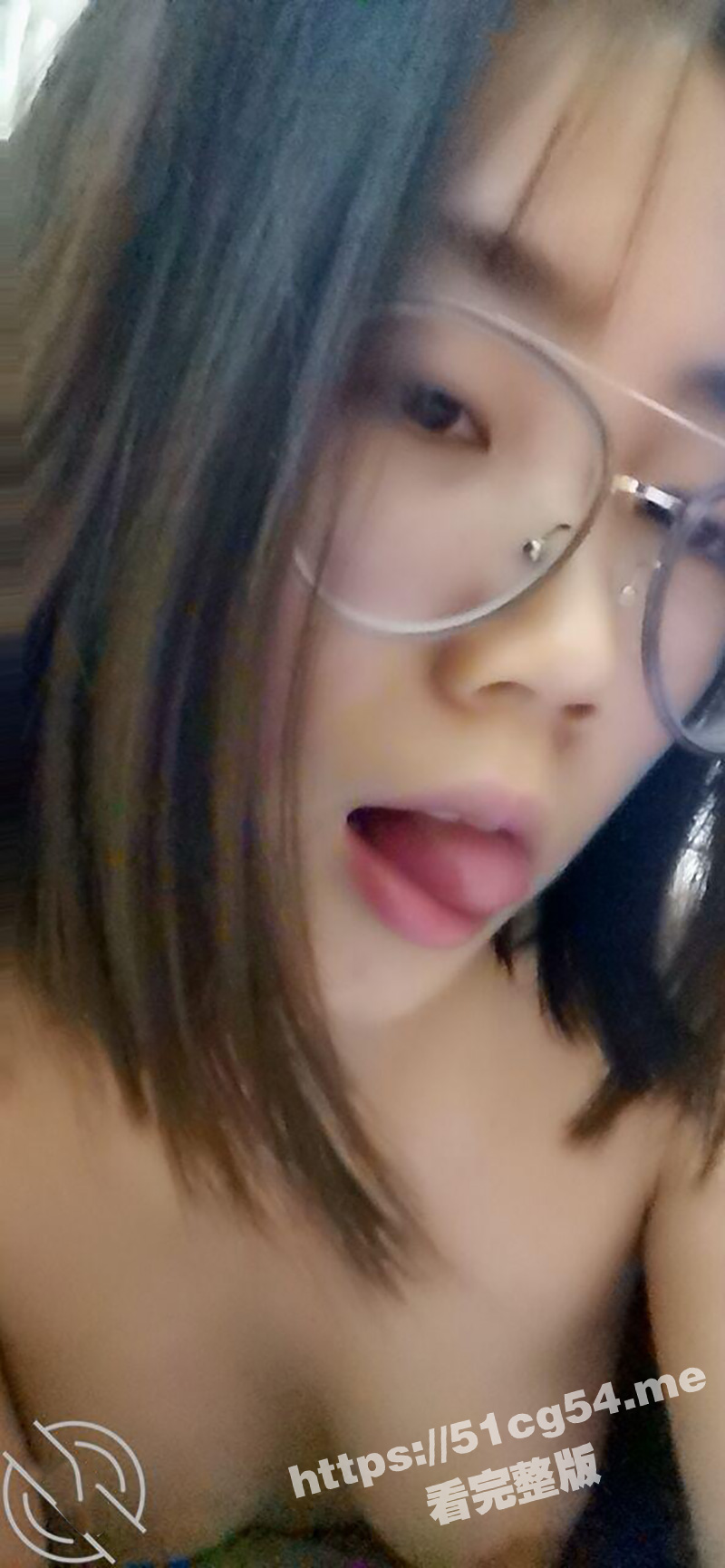 海角大神曝光自己前女友的私密视频 从青涩学生妹到结婚 还得是眼镜妹 一直就很反差！
