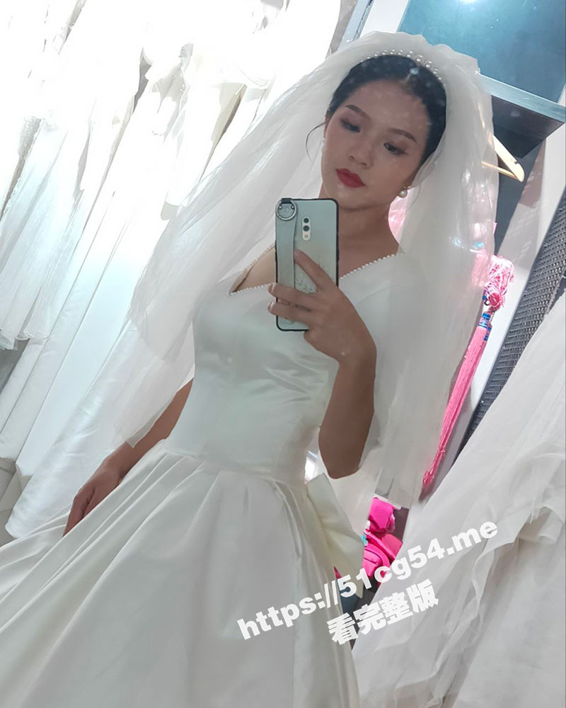 极品巨乳美人妻遇上绿帽癖老公 新婚妻子竟然分享给好兄弟一起操 老婆被别人操的越狠他越开心