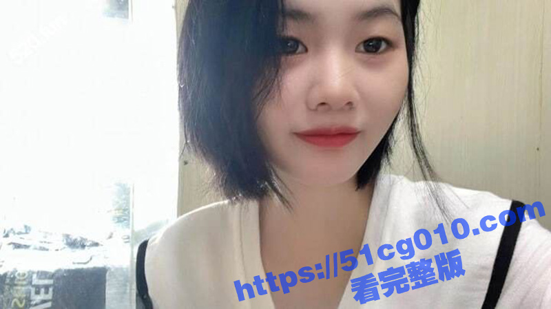 重庆妹子勤工俭学去奶茶店兼职 被小红书摄影师忽悠拍私房 第三次拍摄过程中挑逗妹子成功上垒！