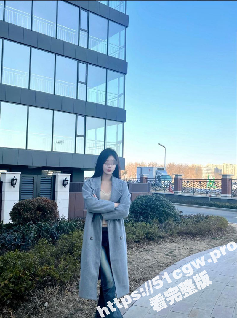 乱伦大神强操新婚骚弟媳 弟媳闺蜜定亲了 想操闺蜜又怕操了以后出事 只能在厨房拿骚弟媳泄愤
